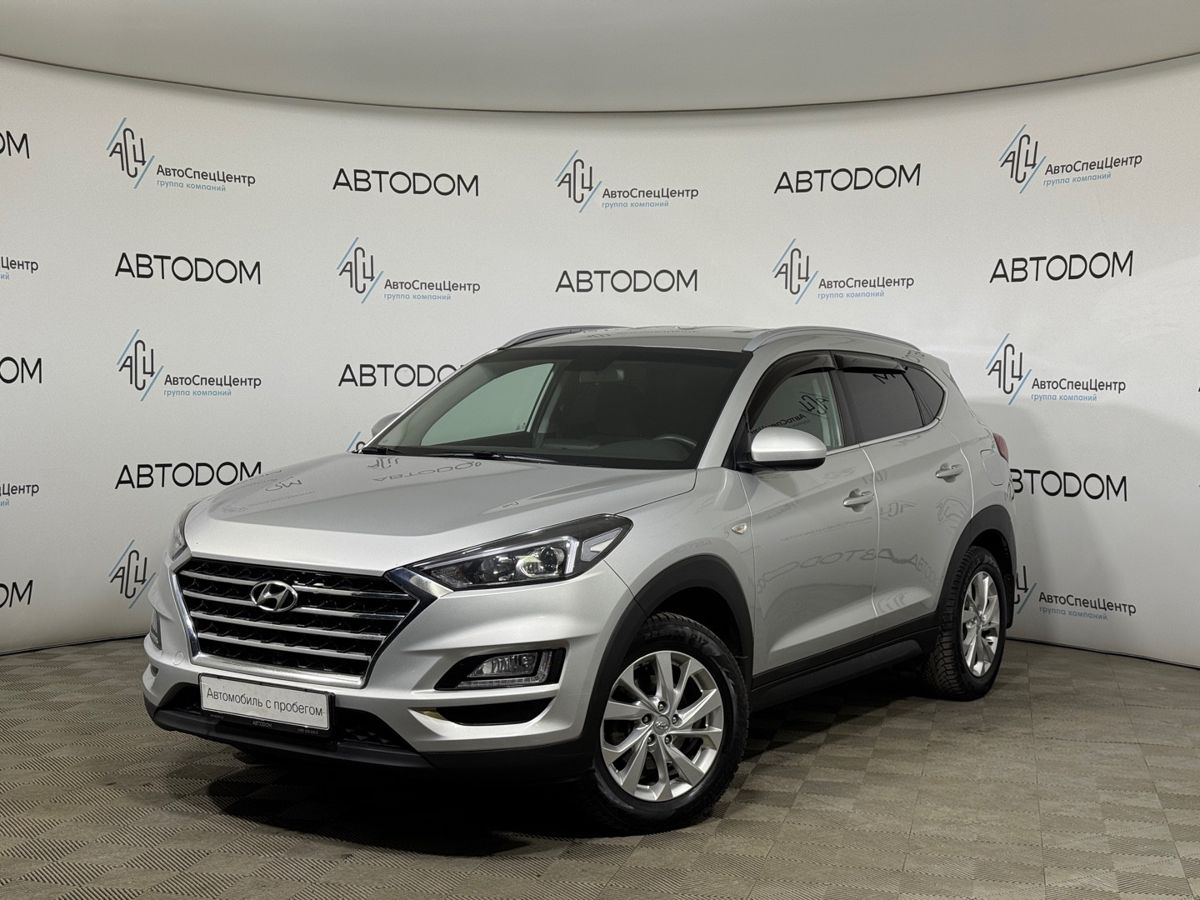 Автомобиль Hyundai Tucson III [рестайлинг] 2.0 AT 4WD (150 л.с.) Family Серебристый 2019 с пробегом 106 550 км