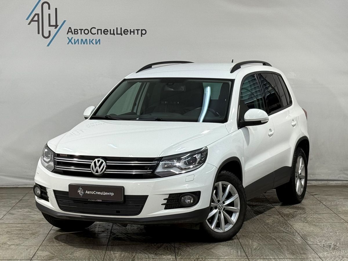 Автомобиль Volkswagen Tiguan I [рестайлинг] 1.4 AMT (150 л.с.) Base Белый 2016 с пробегом 80 000 км