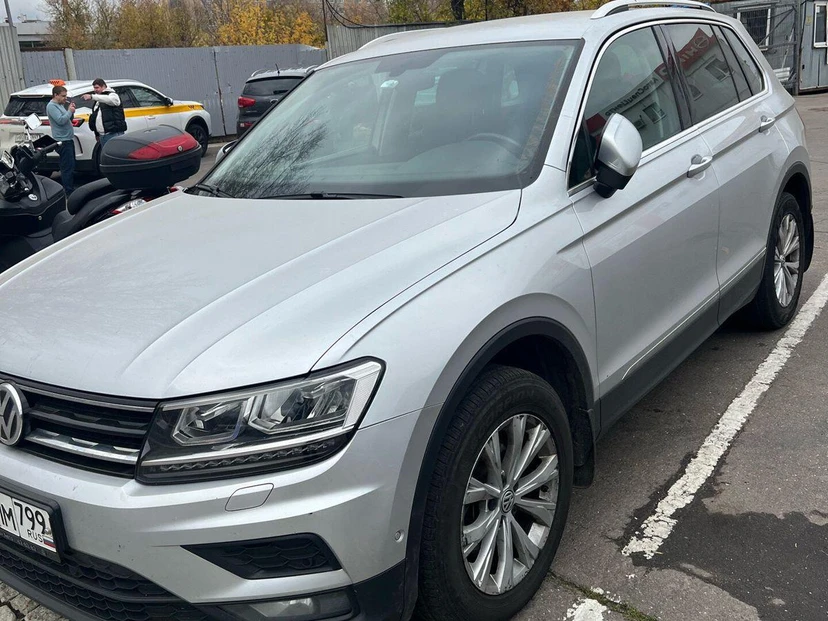 Volkswagen Tiguan II поколение 1.4 AMT 4WD (150 л.с.) Highline Серебристый 2017 с пробегом 143 882 км