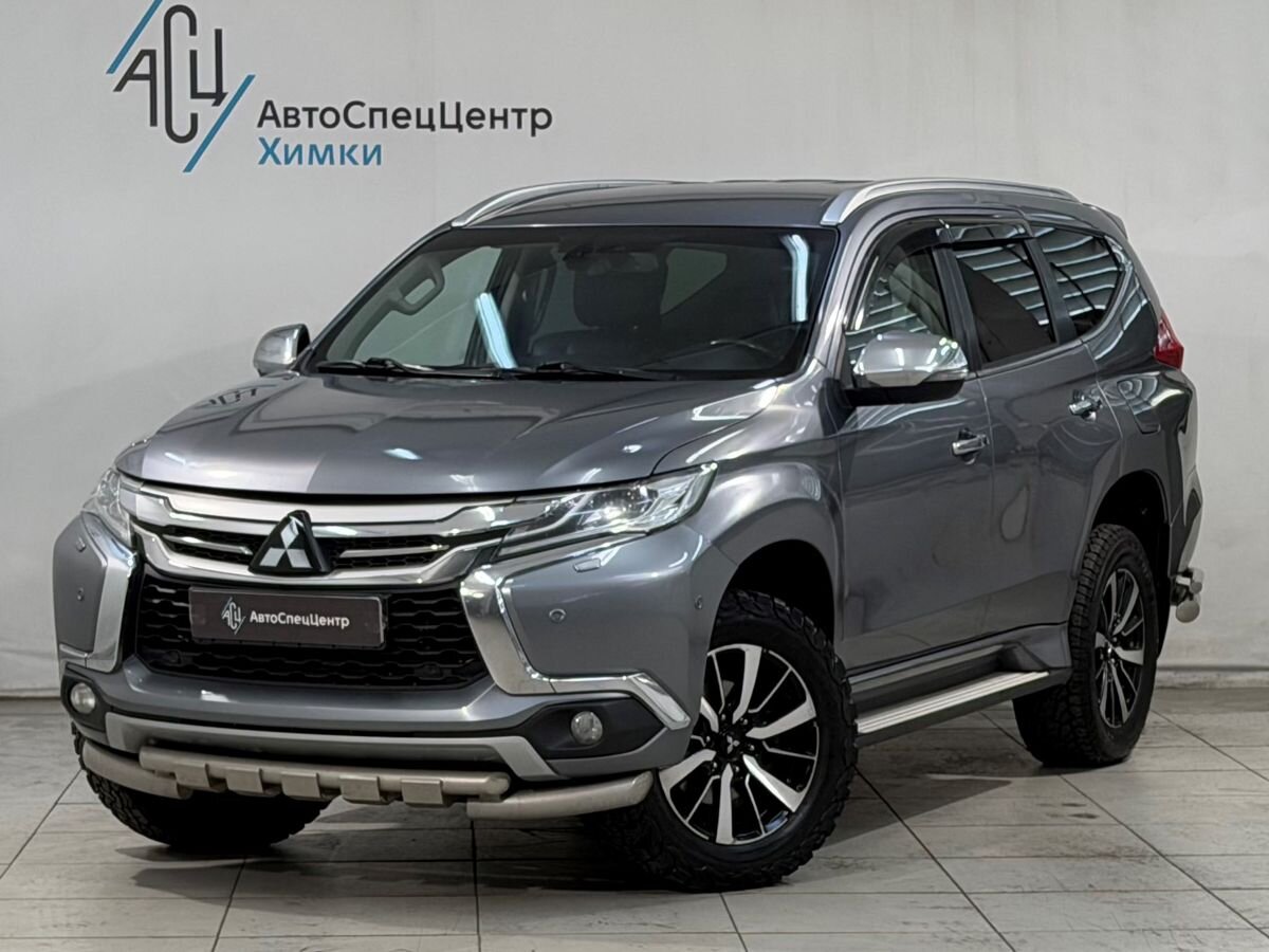 Mitsubishi Pajero Sport III поколение 2.4d AT 4WD (181 л.с.) Ultimate Серый 2017 с пробегом 180 000 км