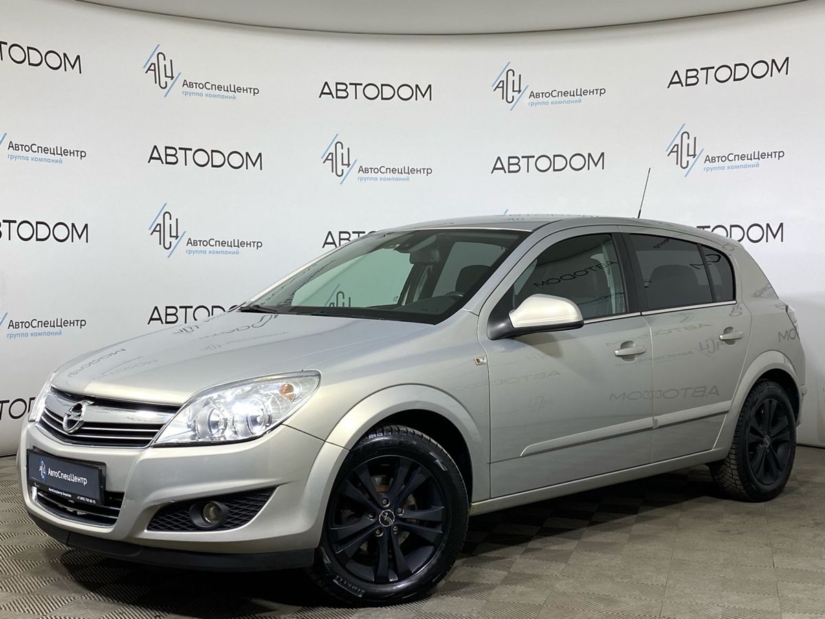 Автомобиль Opel Astra III (H) [рестайлинг] 1.6 MT (115 л.с.) Cosmo Бежевый 2011 с пробегом 118 600 км