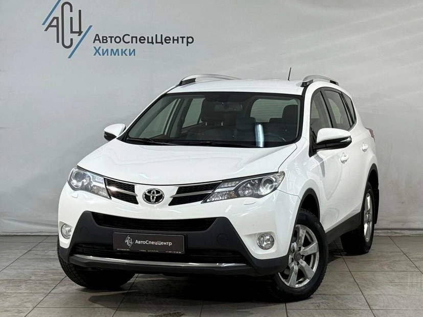 Автомобиль Toyota RAV4 IV поколение (XA40) 2.5 AT 4WD (180 л.с.) Престиж Плюс Белый 2013 с пробегом 108 000 км