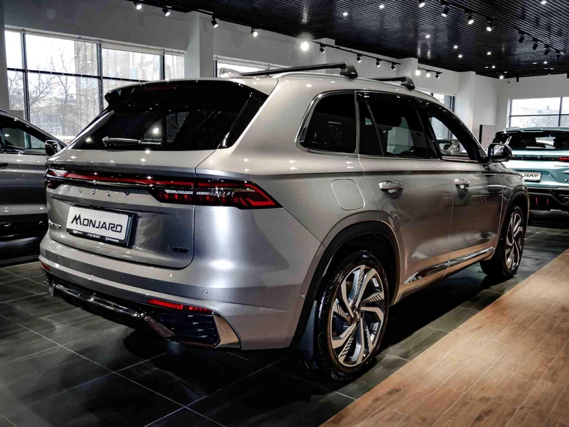 Автомобиль Geely Monjaro I поколение 2.0 AT 4WD (238 л.с.) Флагман Серый 2026 новый