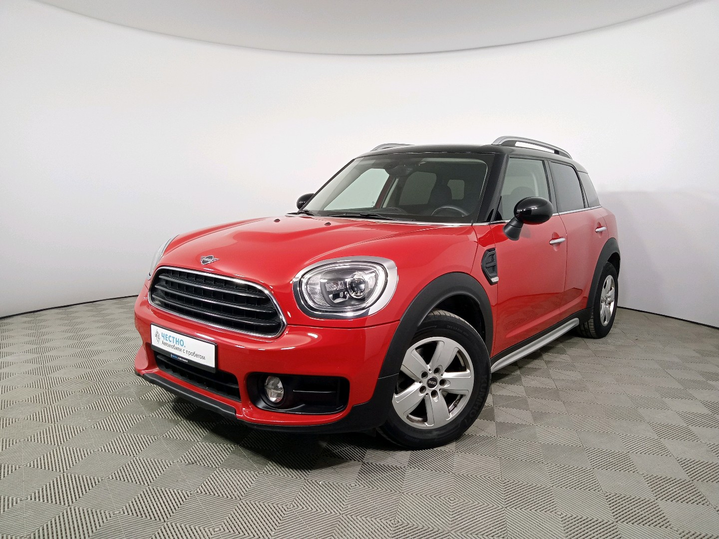 Автомобиль MINI Countryman II поколение (F60) Cooper 1.5 AT (136 л.с.) Cooper Красный 2018 с пробегом 42950 км