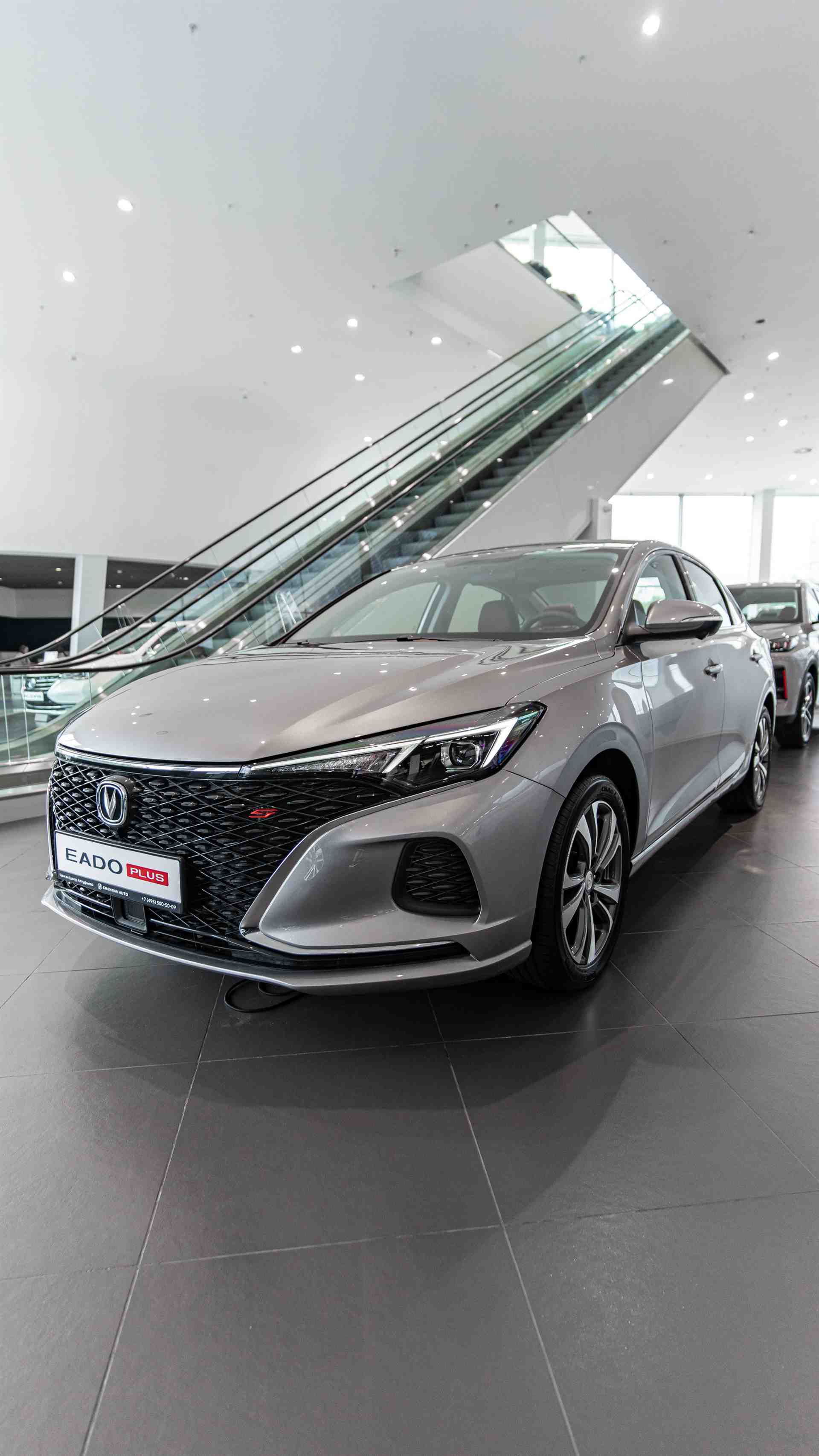 Автомобиль Changan Eado Plus I поколение 1.4 AMT (150 л.с.) Техно / Tech Серебристый 2024 новый