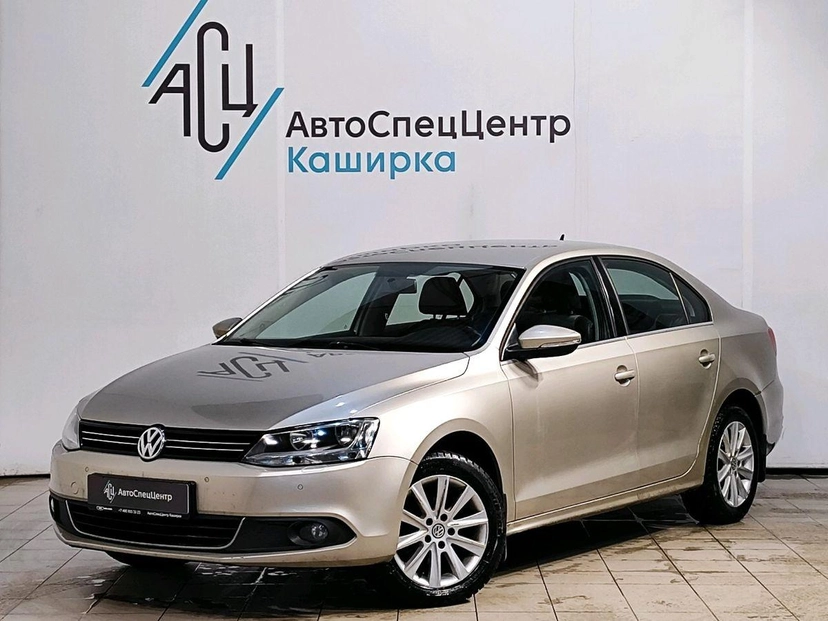 Автомобиль Volkswagen Jetta VI поколение 1.4 AMT (122 л.с.) Style Бежевый 2012 с пробегом 126 868 км