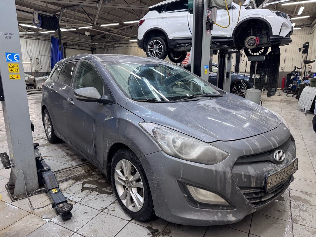 Автомобиль Hyundai i30 II поколение (GD) 1.6 AT (130 л.с.) Comfort Серый 2012 с пробегом 103 485 км