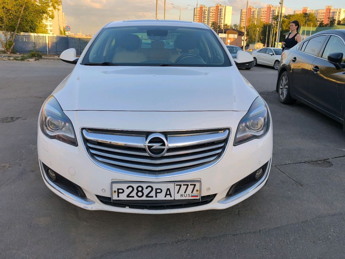 Opel Insignia I [рестайлинг] 1.6 AT (170 л.с.) Cosmo Белый 2013 с пробегом 142 735 км