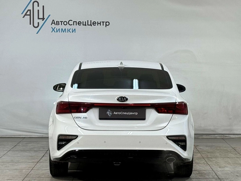 Автомобиль Kia Cerato IV поколение 1.6 AT (128 л.с.) Luxe Белый 2020 с пробегом 121 152 км