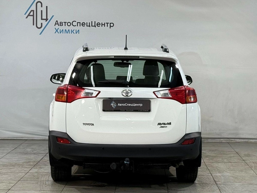 Автомобиль Toyota RAV4 IV поколение (XA40) 2.5 AT 4WD (180 л.с.) Престиж Плюс Белый 2013 с пробегом 108 000 км