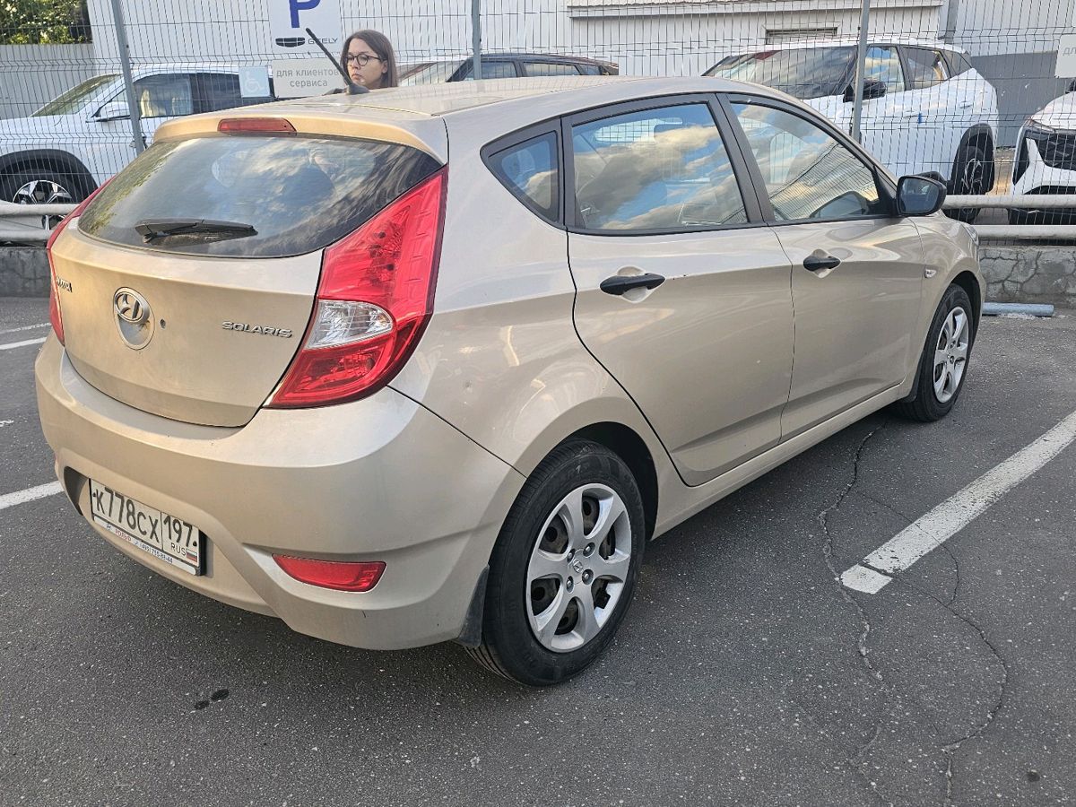 Hyundai Solaris I поколение 1.4 AT (107 л.с.) Classic Бежевый 2012 с пробегом 92 579 км