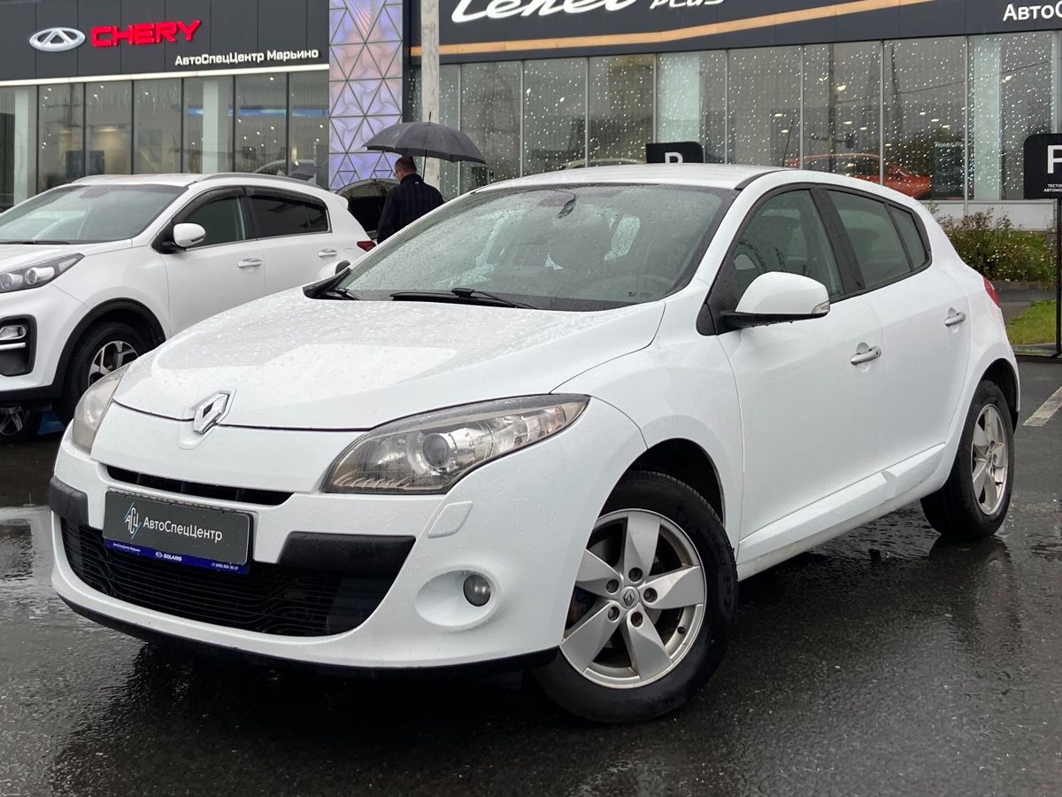 Renault Megane III поколение 2.0 CVT (138 л.с.) Base Белый 2011 с пробегом 211 000 км