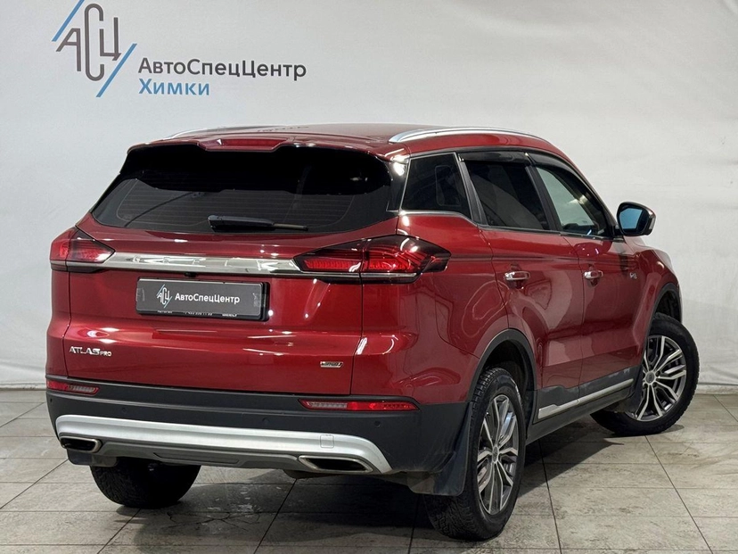 Автомобиль Geely Atlas Pro I поколение 1.5 AMT 4WD (177 л.с.) Flagship+ Красный 2022 с пробегом 70 000 км
