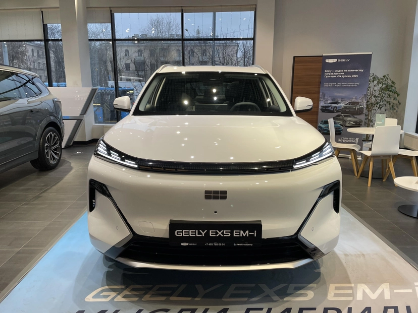 Автомобиль Geely EX5 EM-i I поколение 1.5hyb AT (218 л.с.) Max Белый 2025 новый