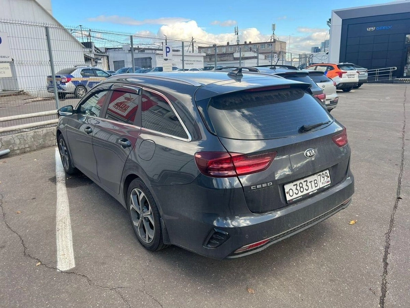 Автомобиль Kia Ceed III поколение 1.6 AT (128 л.с.) Premium Серый 2019 с пробегом 103 014 км