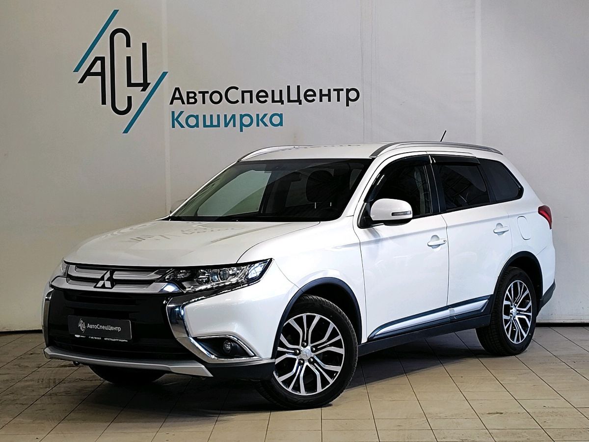 Mitsubishi Outlander III [2-й рестайлинг] 2.4 CVT 4WD (167 л.с.) Instyle Белый 2016 с пробегом 79 273 км