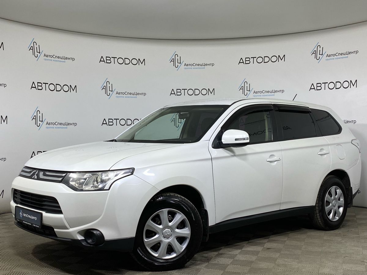 Автомобиль Mitsubishi Outlander III поколение 2.0 CVT 4WD (146 л.с.) Invite Белый 2013 с пробегом 198 587 км