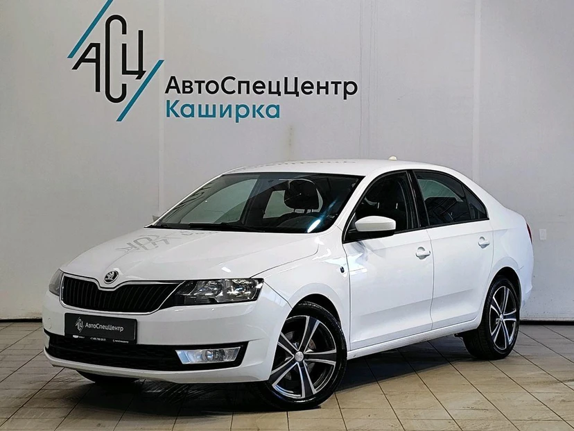 Автомобиль Skoda Rapid I поколение 1.6 MT (105 л.с.) Base Белый 2014 с пробегом 191 405 км