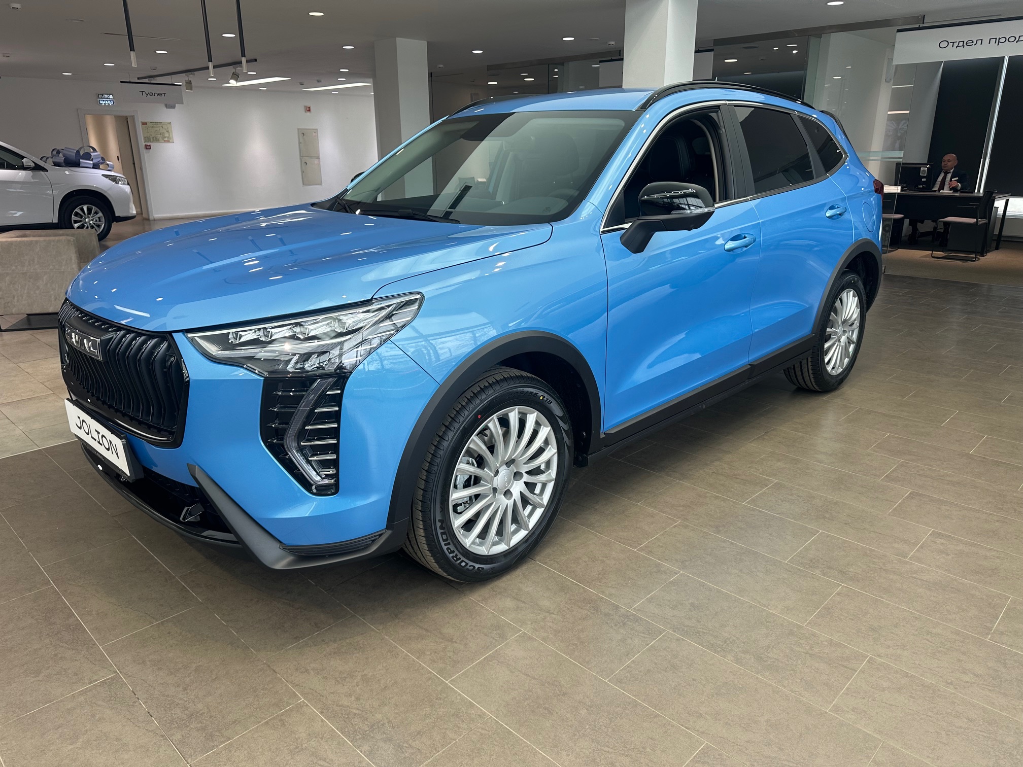 Автомобиль Haval Jolion I [2-й рестайлинг] 1.5 AMT (143 л.с.) Оптимум Голубой 2026 новый