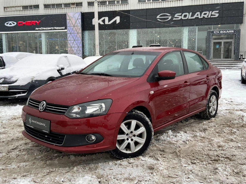 Автомобиль Volkswagen Polo V поколение 1.6 AT (105 л.с.) Trendline Красный 2014 с пробегом 138 000 км