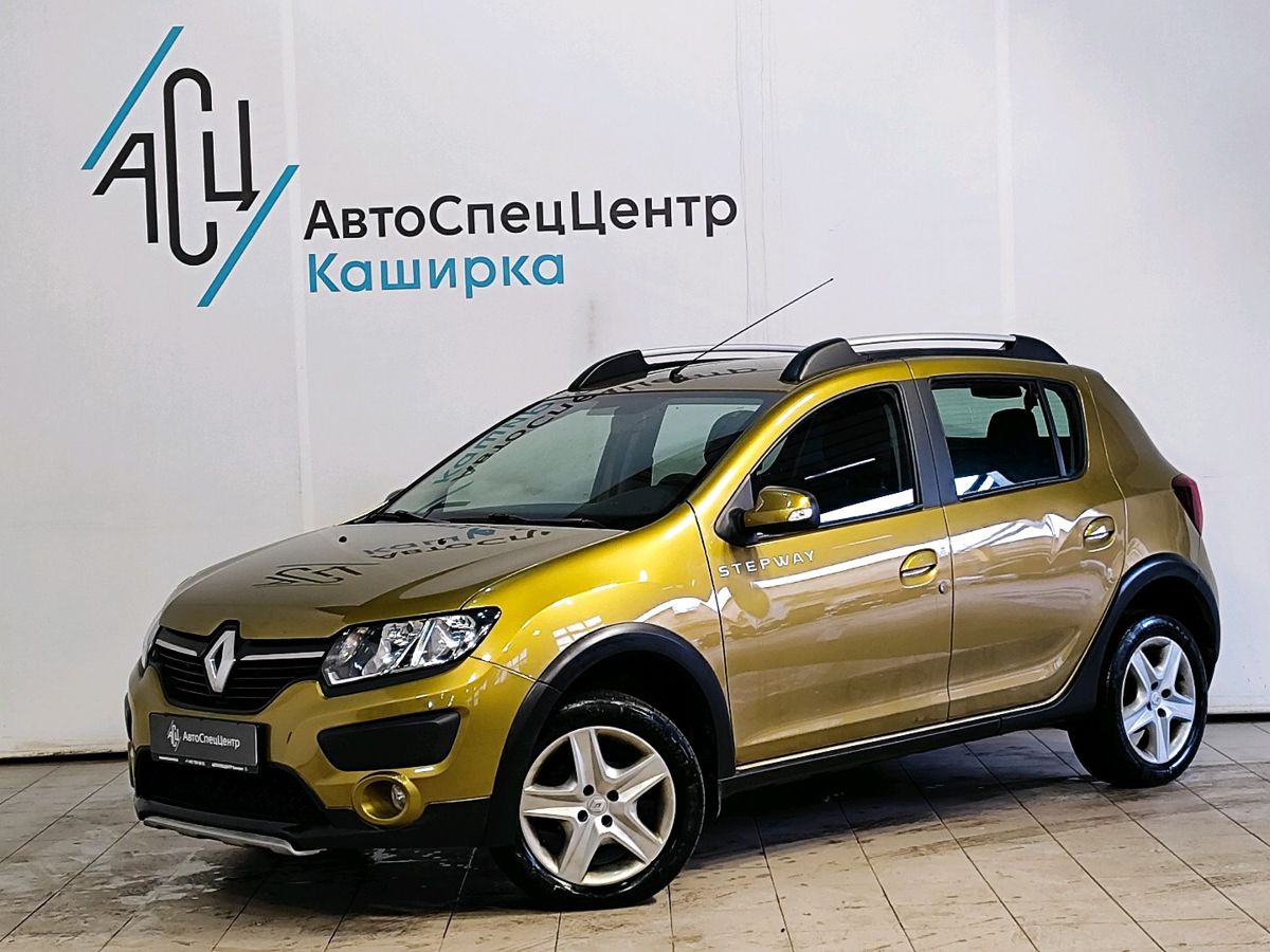 Автомобиль Renault Sandero II поколение 1.6 AT (102 л.с.) Privilege Золотой 2018 с пробегом 43 406 км