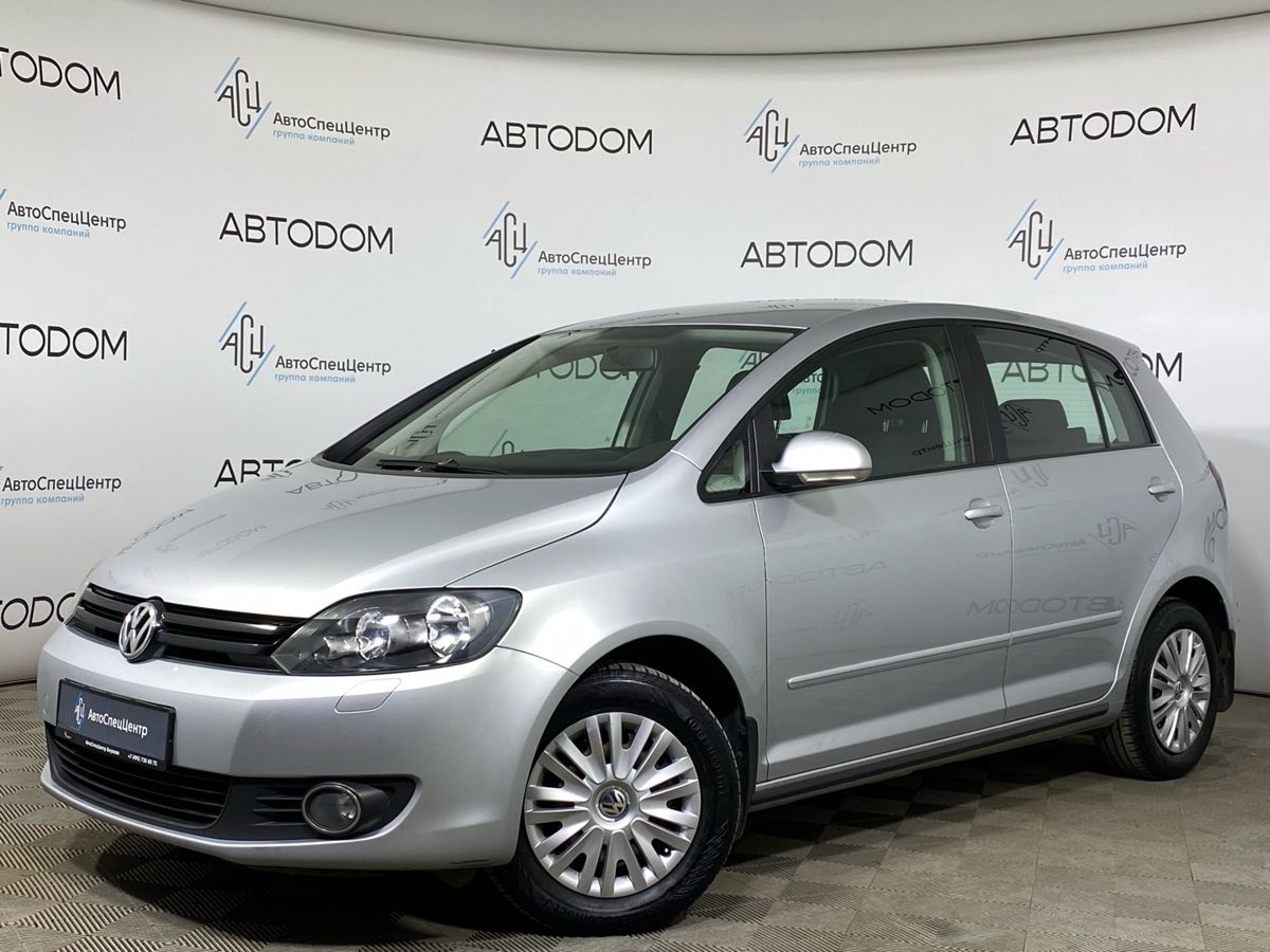 Автомобиль Volkswagen Golf Plus II поколение 1.2 AMT (105 л.с.) Trendline Серебристый 2011 с пробегом 110 828 км