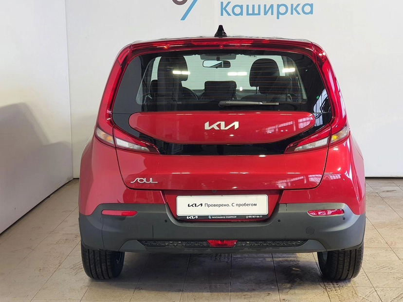 Автомобиль Kia Soul III поколение 2.0 AT (150 л.с.) Luxe Красный 2022 с пробегом 4 597 км