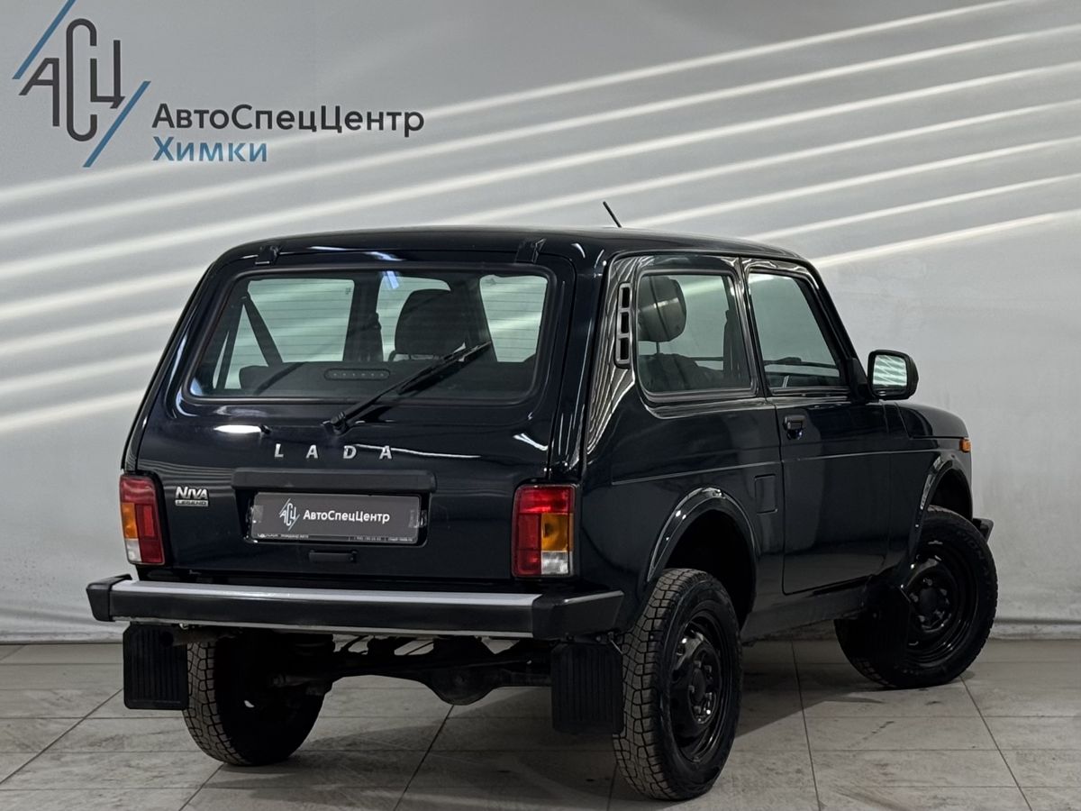 Автомобиль Lada (ВАЗ) Niva Legend I поколение 1.7 MT 4WD (83 л.с.) Classic Зелёный 2024 с пробегом 66 000 км