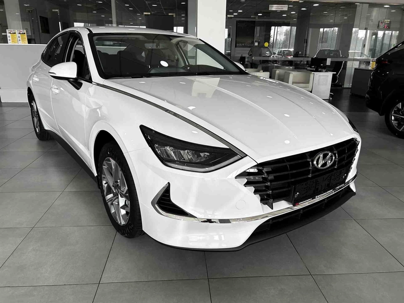 Автомобиль Hyundai Sonata VIII поколение (DN) 2.0 AT (150 л.с.) Active Белый 2023 новый
