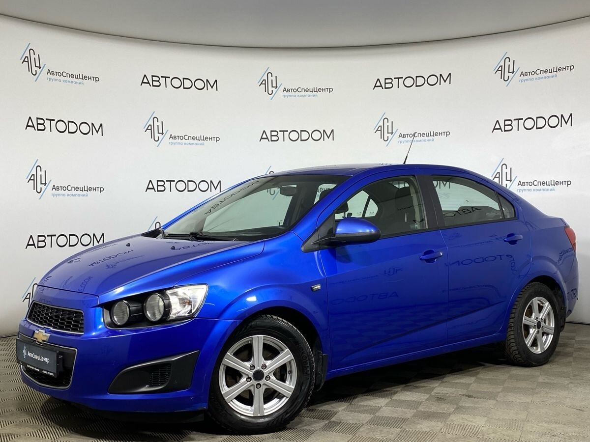 Автомобиль Chevrolet Aveo II поколение (T300) 1.6 AT (115 л.с.) LT Синий 2013 с пробегом 172 000 км