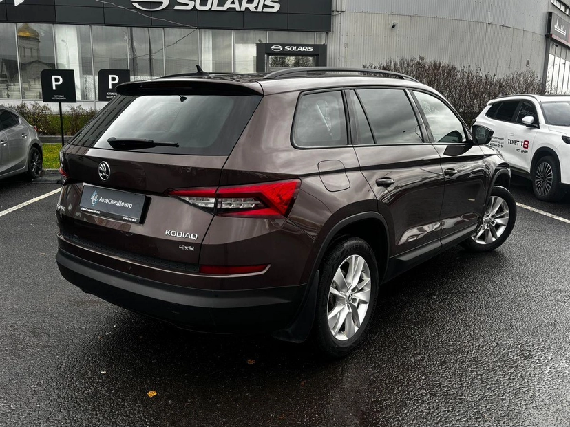 Автомобиль Skoda Kodiaq I поколение 2.0 AMT 4WD (180 л.с.) Ambition Plus Коричневый 2018 с пробегом 171 150 км
