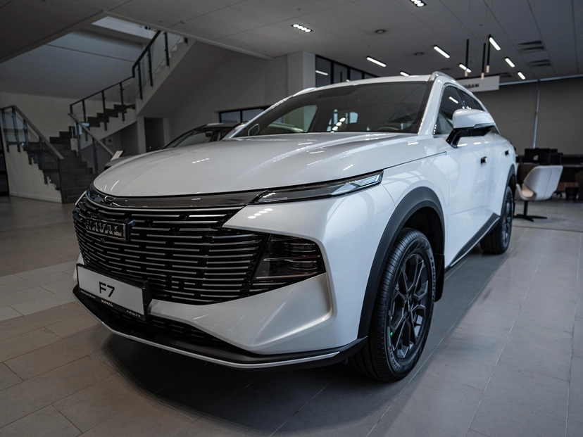 Автомобиль Haval F7 II поколение 2.0 AMT 4WD (192 л.с.) Tech Plus Белый 2026 новый