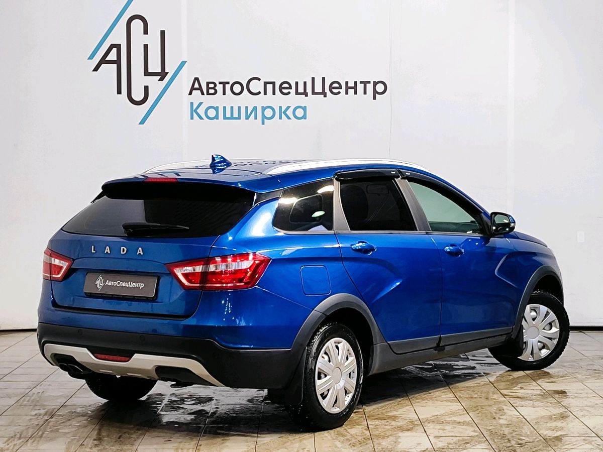 Автомобиль Lada (ВАЗ) Vesta I поколение 1.6 MT (106 л.с.) Luxe Multimedia Синий 2021 с пробегом 84 388 км