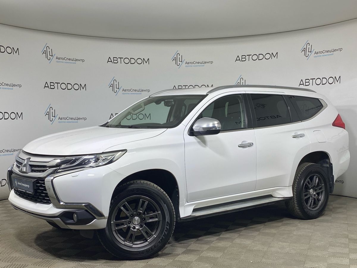 Mitsubishi Pajero Sport III поколение 2.4d AT 4WD (181 л.с.) Instyle Серебристый 2019 с пробегом 155 000 км