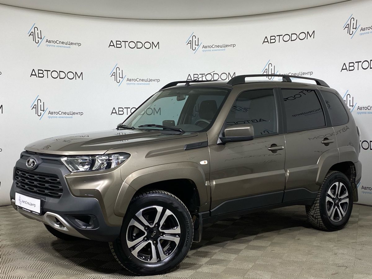 Автомобиль Lada (ВАЗ) Niva I [рестайлинг] (Travel) 1.7 MT 4WD (83 л.с.) Люкс'24 Коричневый 2025 с пробегом 29 090 км