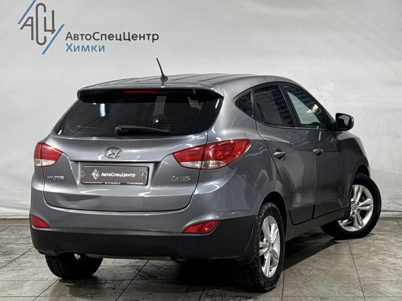 Автомобиль Hyundai ix35 I поколение 2.0 MT (150 л.с.) Classic Серый 2011 с пробегом 256 338 км