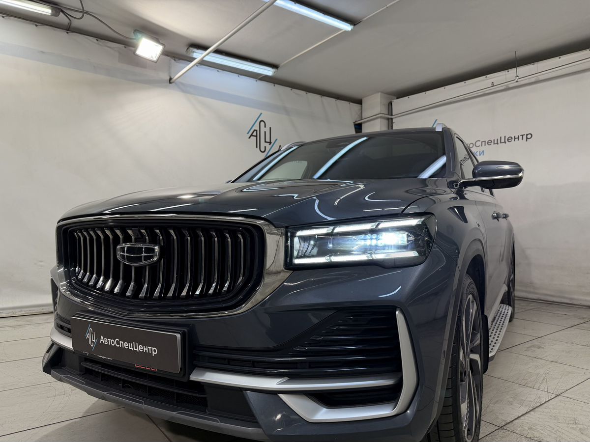 Geely Monjaro I [рестайлинг] 2.0 AT 4WD (238 л.с.) Флагман Серый 2025 с пробегом 18 000 км
