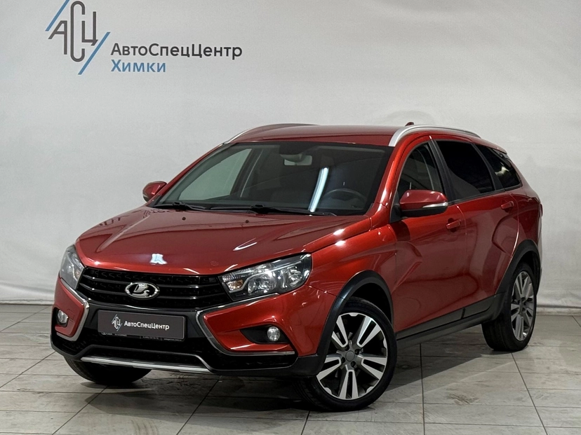 Автомобиль Lada (ВАЗ) Vesta I поколение 1.6 CVT (113 л.с.) Luxe Prestige (2019-2021) Красный 2020 с пробегом 77 600 км