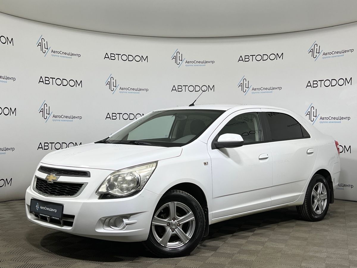 Автомобиль Chevrolet Cobalt II поколение 1.5 AT (105 л.с.) LT Белый 2013 с пробегом 85 000 км