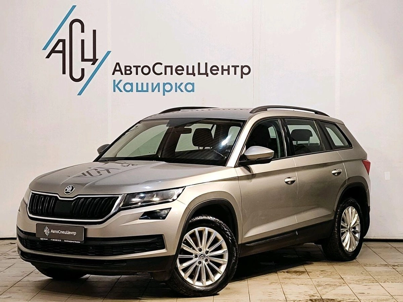 Автомобиль Skoda Kodiaq I поколение 2.0 AMT 4WD (180 л.с.) Hockey Edition Бежевый 2018 с пробегом 224 195 км