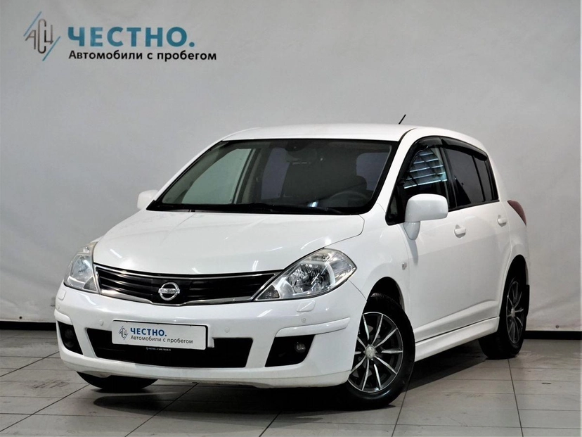 Автомобиль Nissan Tiida I (C11) [рестайлинг] 1.6 AT (110 л.с.) Tekna Белый 2011 с пробегом 152 000 км