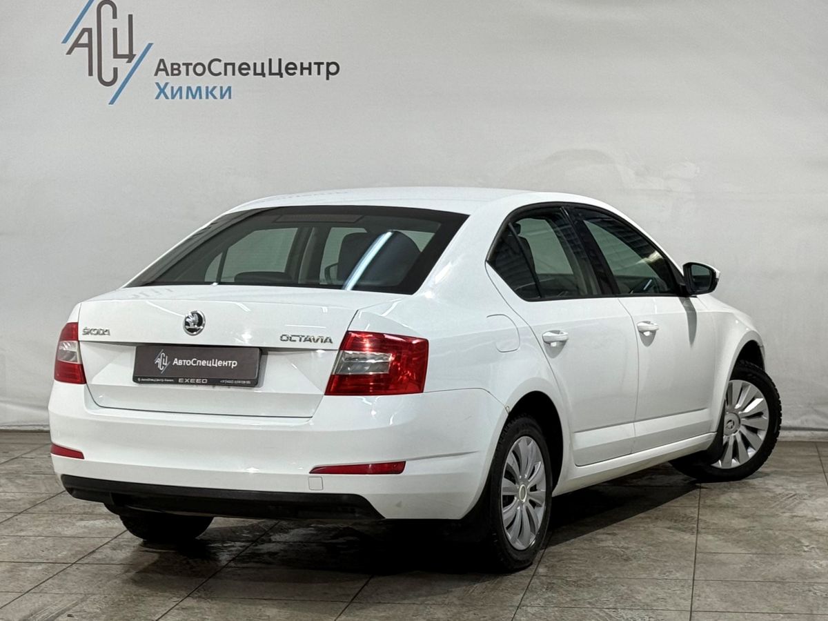 Автомобиль Skoda Octavia III поколение (A7) 1.6 MT (110 л.с.) Active Белый 2016 с пробегом 275 000 км