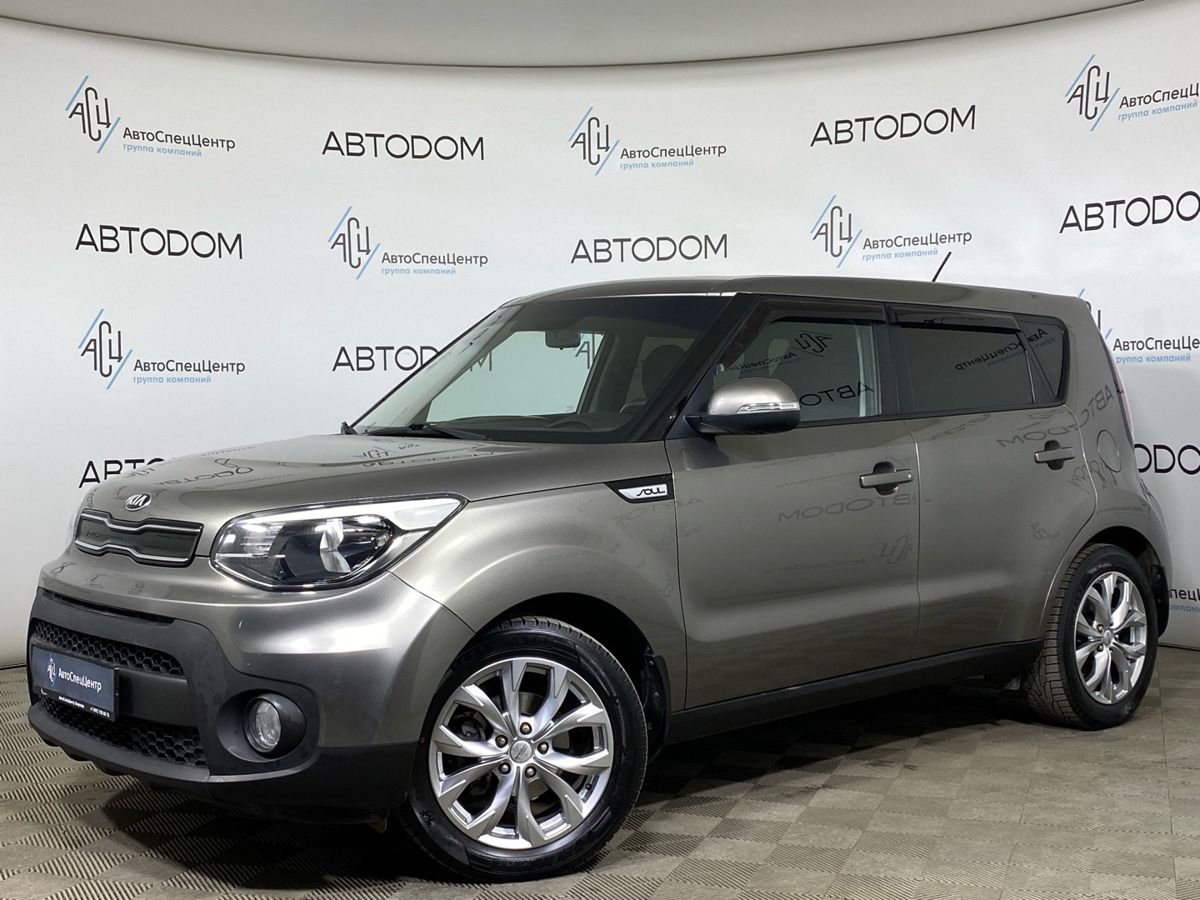 Автомобиль Kia Soul II [рестайлинг] 2.0 AT (150 л.с.) Prestige Серый 2018 с пробегом 120 512 км