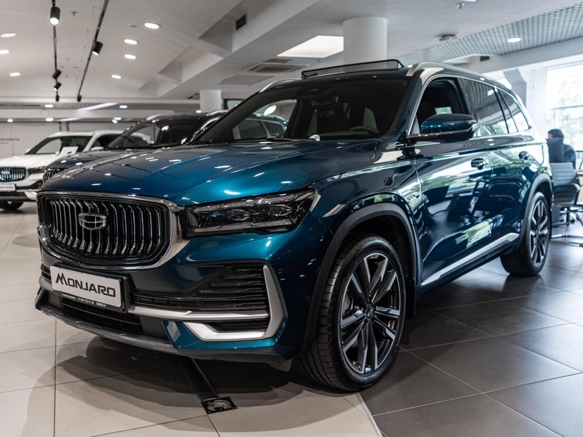 Автомобиль Geely Monjaro I поколение 2.0 AT 4WD (238 л.с.) Exclusive Синий 2024 новый