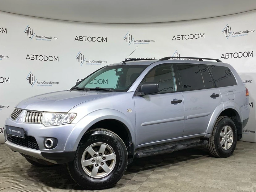 Автомобиль Mitsubishi Pajero Sport II поколение 2.5d MT 4WD (178 л.с.) Intense Серебристый 2012 с пробегом 212 217 км