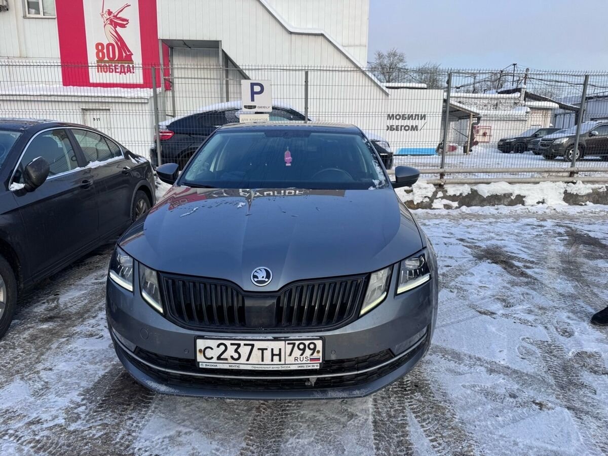 Автомобиль Skoda Octavia III (A7) [рестайлинг] 1.4 AMT (150 л.с.) Hockey Edition Серый 2020 с пробегом 78 870 км