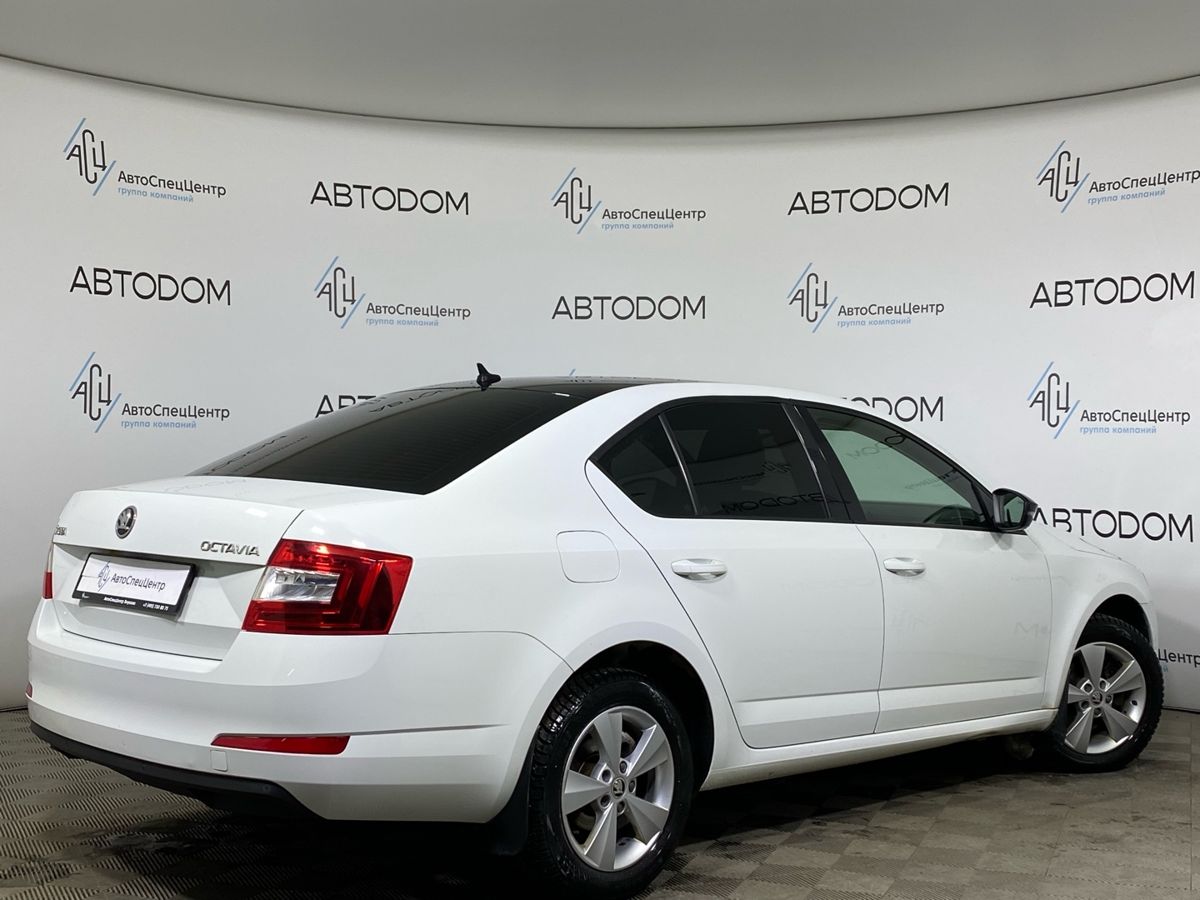 Автомобиль Skoda Octavia III поколение (A7) 1.4 MT (150 л.с.) Style Белый 2016 с пробегом 147 854 км