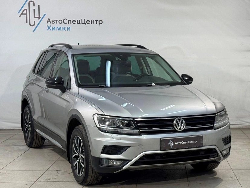 Автомобиль Volkswagen Tiguan II поколение 1.4 AMT 4WD (150 л.с.) Offroad Серебристый 2019 с пробегом 132 000 км