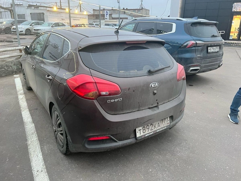 Автомобиль Kia Ceed II поколение 1.6 AT (129 л.с.) Comfort Коричневый 2014 с пробегом 153 143 км