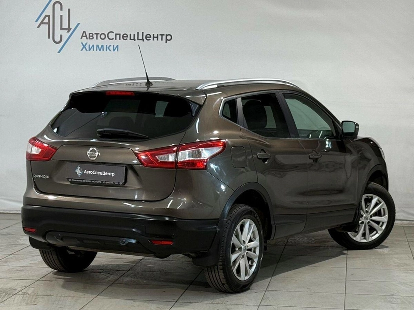 Автомобиль Nissan Qashqai II поколение 2.0 CVT (144 л.с.) LE Top Коричневый 2015 с пробегом 190 000 км
